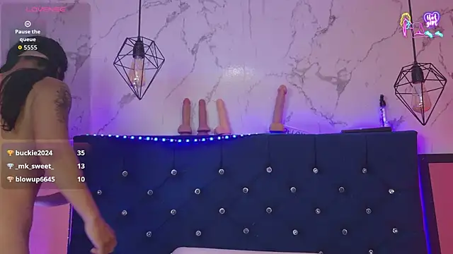 Dakotaa_Johnson webcam