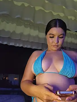 Pretty_Julieta webcam