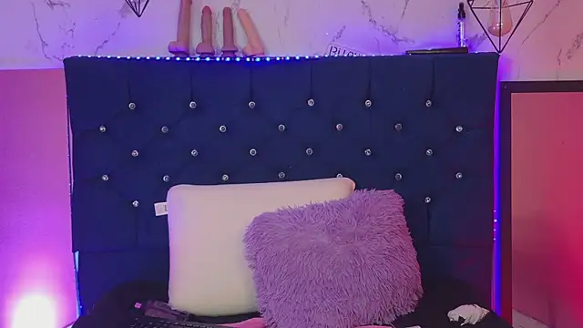 Dakotaa_Johnson webcam