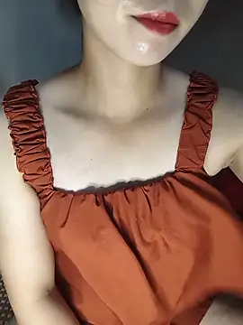 Watch Fiona_2026 live on EroticFlix - High definition streams