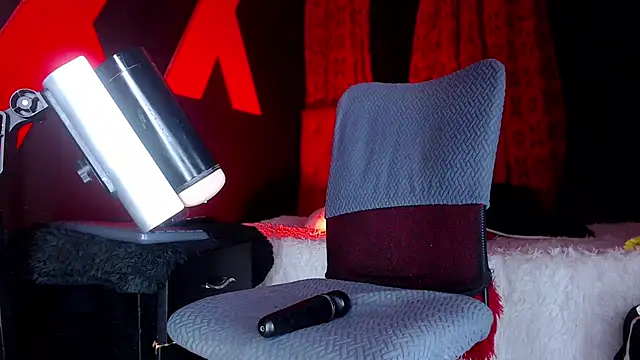 abrilbigcock live cam on StripChat