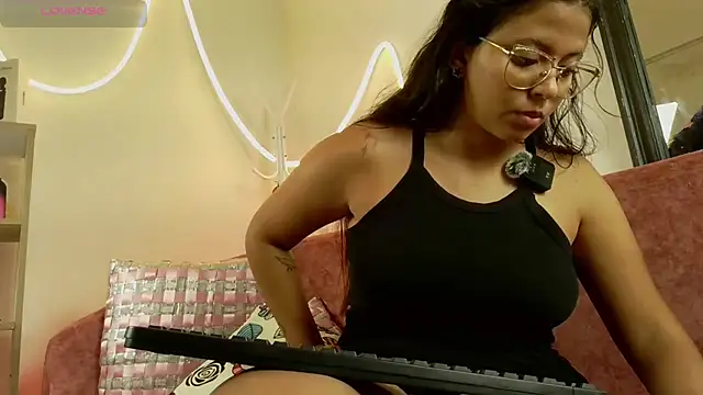 Megaan_Greey webcam