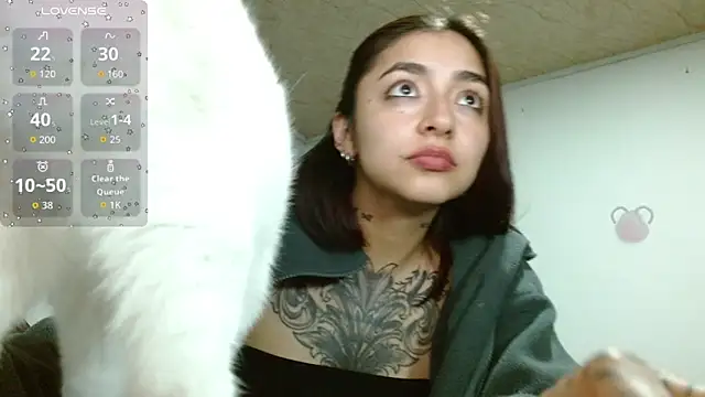 ZoeBakers_ webcam