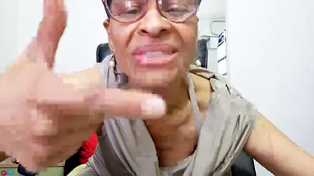 Aries_Mature webcam