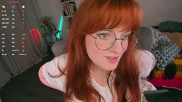 Alice_CutePerv webcam