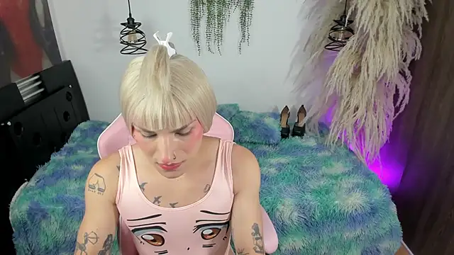 queenramoona-hot webcam