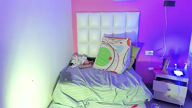 Alanna_hot3