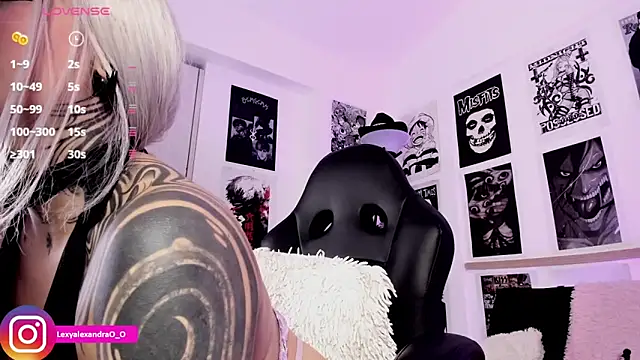 Lexyjoycce live cam on StripChat