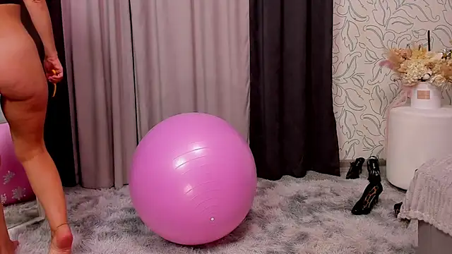 Jullia_Moor webcam
