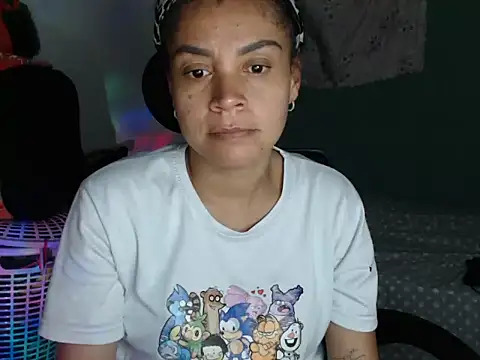 shayna_cute live cam on StripChat