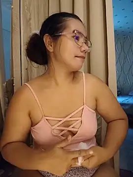 Kissy07 live cam on StripChat