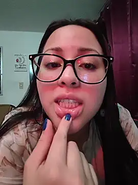 Watch Bella-Gema live on EroticFlix - High definition streams