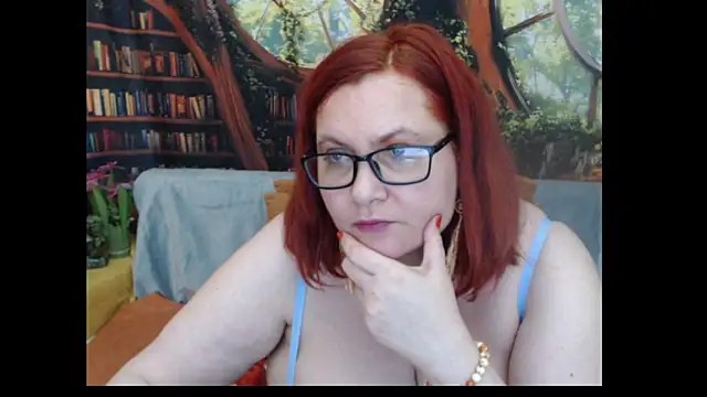 PlayfullMature webcam