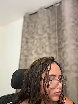 CurlyGirl_1 webcam
