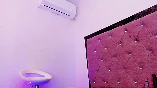 JulianaCarter webcam