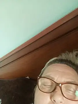 AureliaSky598 webcam