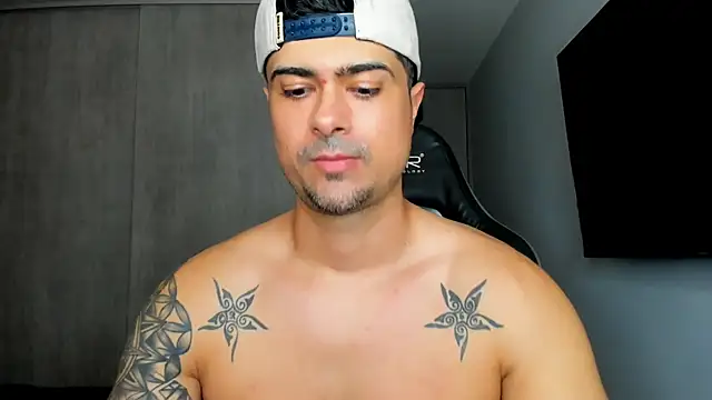 ZEI-001 live cam on StripChat