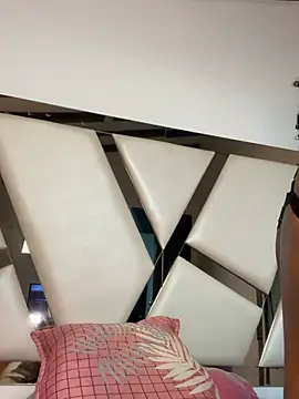 Watch RacheellGrayX live on EroticFlix - High definition streams