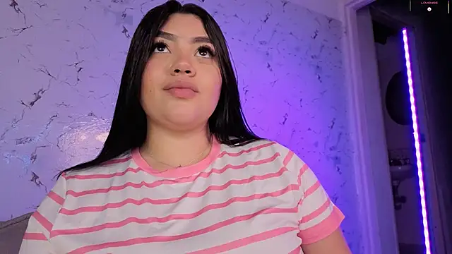 Watch Ashlyn_Parker04 live on EroticFlix - High definition streams