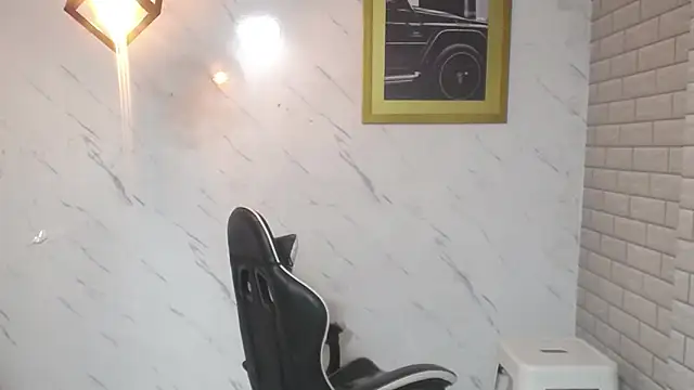 Bella_cross_v webcam