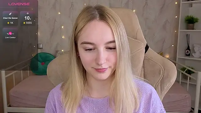 Watch Shy_Polly live on EroticFlix - High definition streams