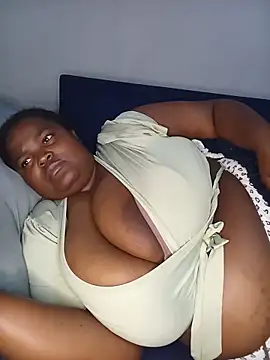 chubbylucia - ChubbyLucia's free webcam - UK Sex Cams