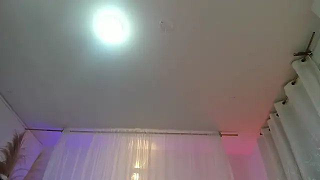 Watch Anyelina_milf live on EroticFlix - High definition streams