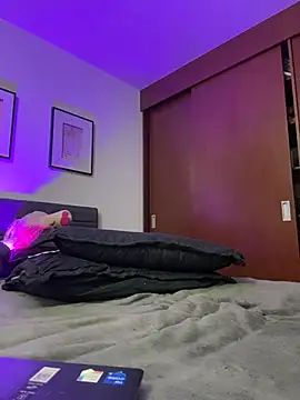 Watch J_loren live on EroticFlix - High definition streams