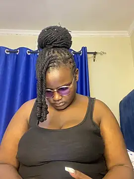 Busty_Bambii254 webcam
