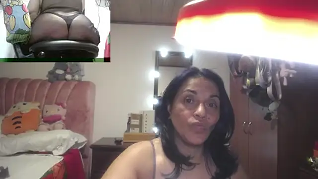zoe_hotxxx live cam on StripChat