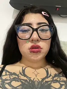 Watch MennaLee_ live on EroticFlix - High definition streams
