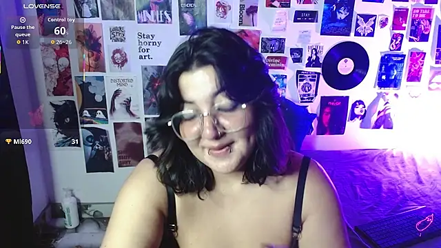 Roxy_f_w webcam
