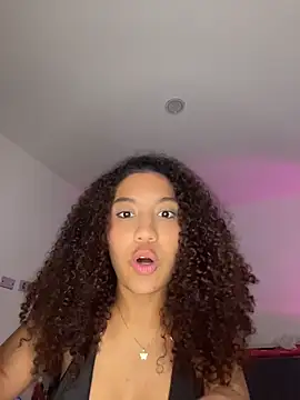 Daphnne_Curly webcam