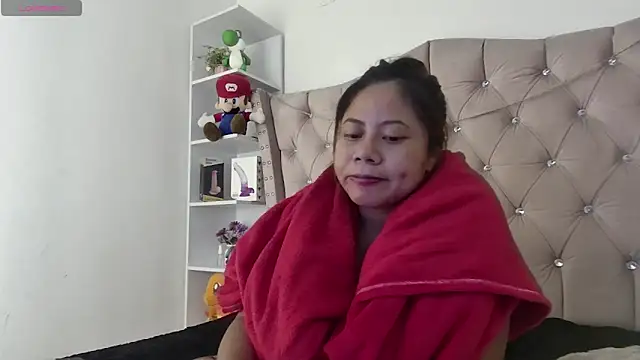 Madi_cutee live cam on StripChat