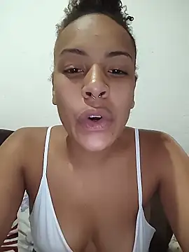 Julia_Pretinha webcam