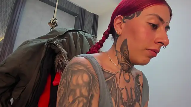 selene_red_ webcam