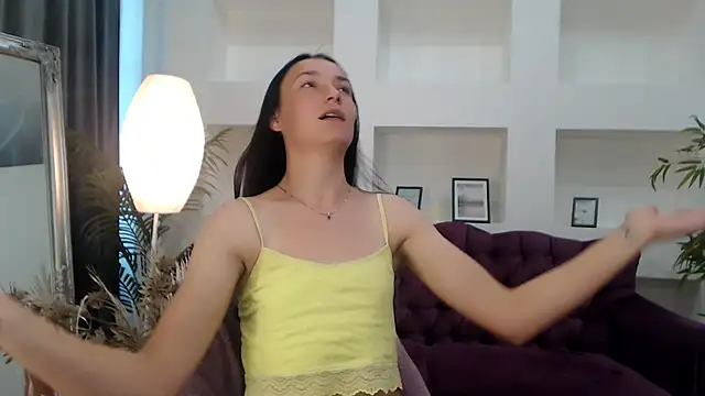Yr_Shy_Bae webcam