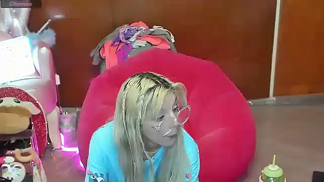Skinygirl webcam