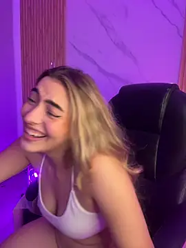 KYLIE_JONES6 webcam