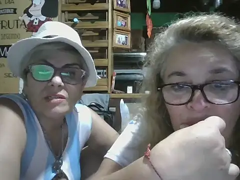 momismilf544 webcam