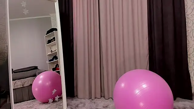 Jullia_Moor webcam