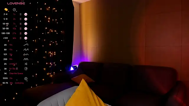 AnyaTaylor_ webcam