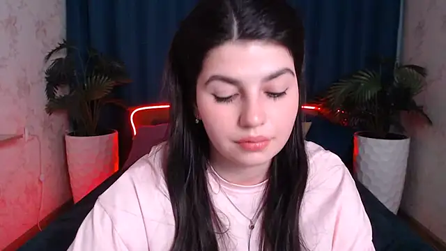 KisaModel live cam on StripChat