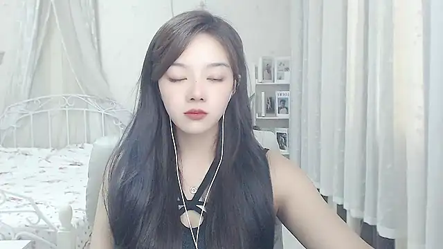 Romy-sweet webcam