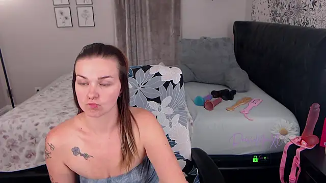 Watch DaisieMaeXO live on EroticFlix - High definition streams
