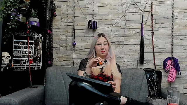 CruelMistress webcam