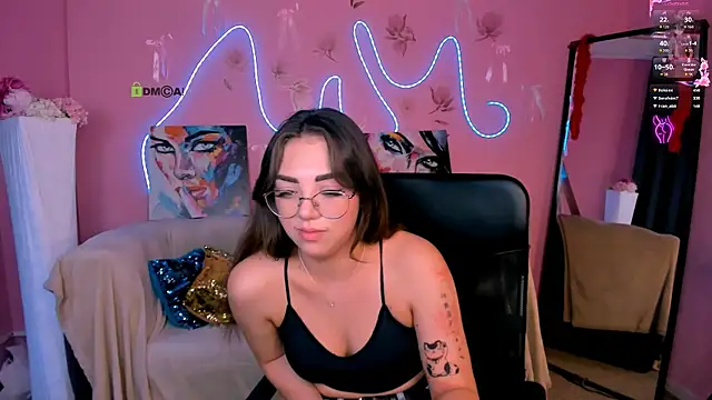 kiki_swan webcam