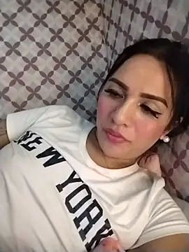 Yourbabyshane webcam