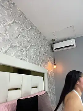 MiaFarkash webcam