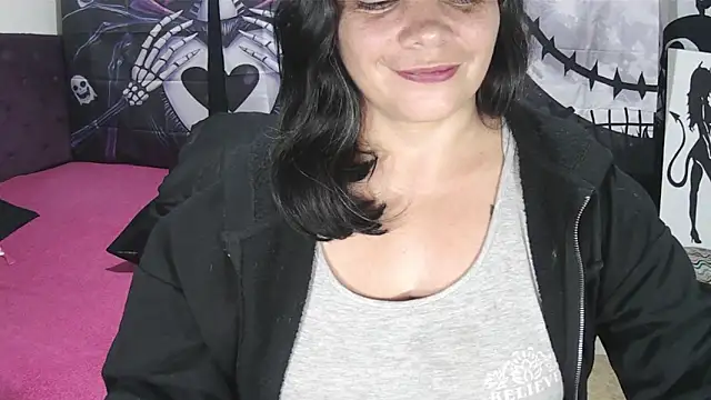 vivian-milf webcam